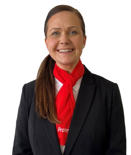 Aleisha Eadon - Real Estate Agent at Professionals Methven Group - Mooroolbark