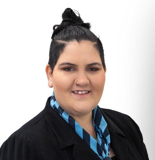 Alyx Muntelwit - Real Estate Agent at Harcourts Connections