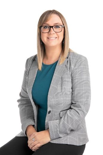 Amanda  Burt - Real Estate Agent at Raine & Horne - Sunbury