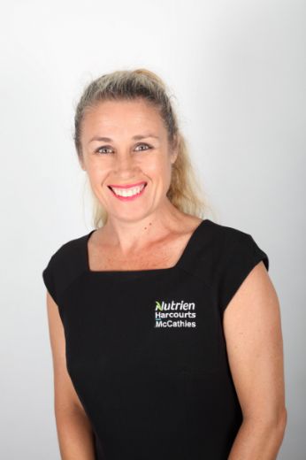 Amber Hornsby - Real Estate Agent at Nutrien Harcourts McCathies