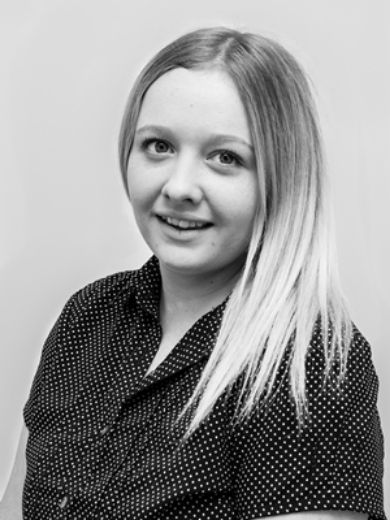 Amber Humphries - Real Estate Agent at Property Shop - CAIRNS