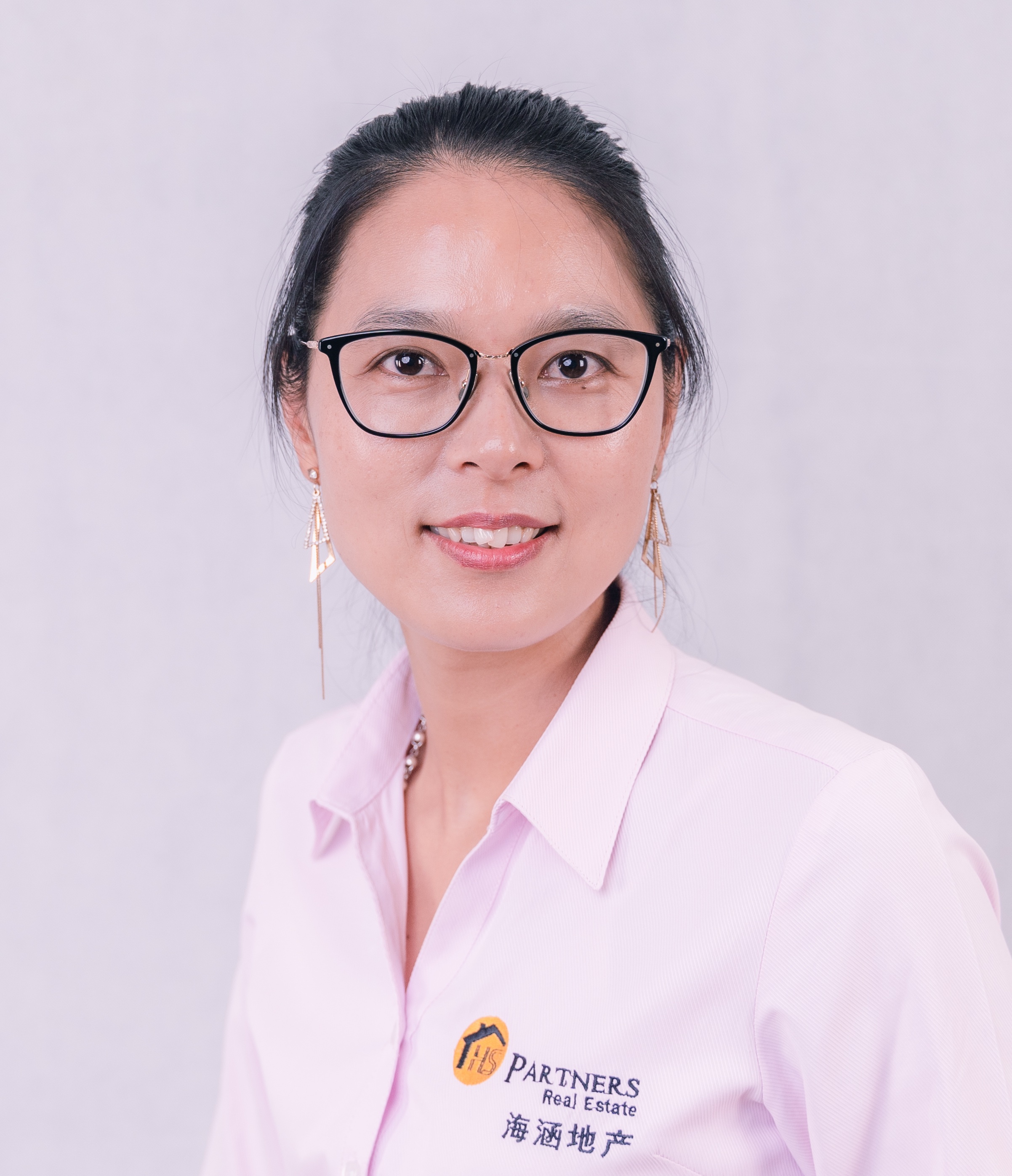 Angela Qiuling Zhang Real Estate Agent