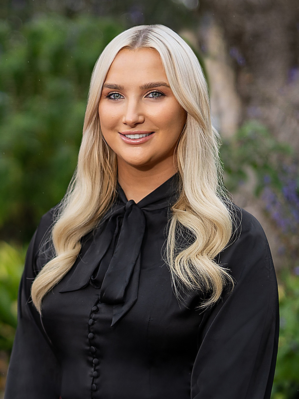 Anna Moore Real Estate Agent
