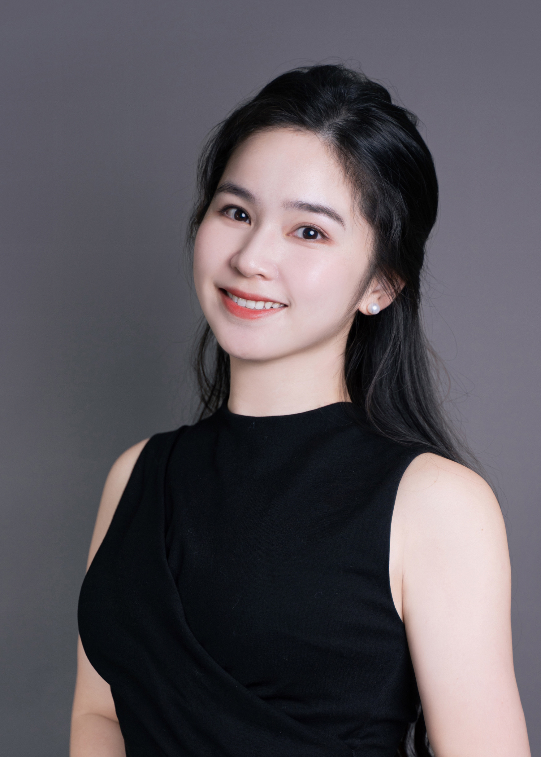 Anna Yushu Zhong Real Estate Agent