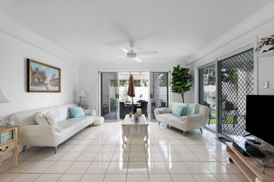 1/100 Cotlew Street East, Southport, Qld 4215