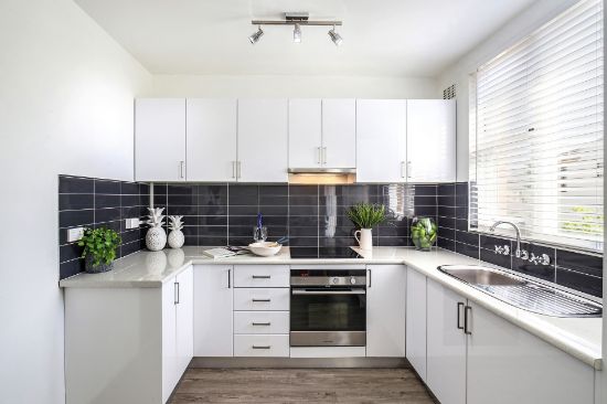 1/2 Duke Street, Point Frederick, NSW 2250