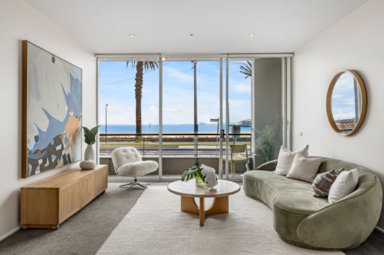 102/62 Beach St, Port Melbourne, Vic 3207