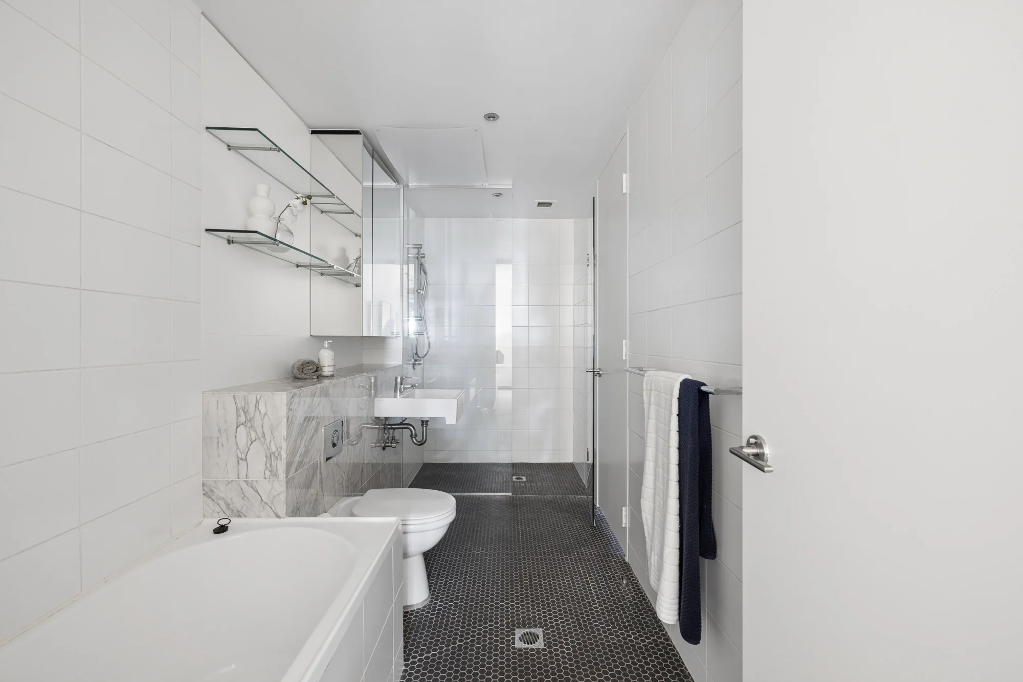 1208/2 Sterling Circuit, Camperdown, NSW 2050