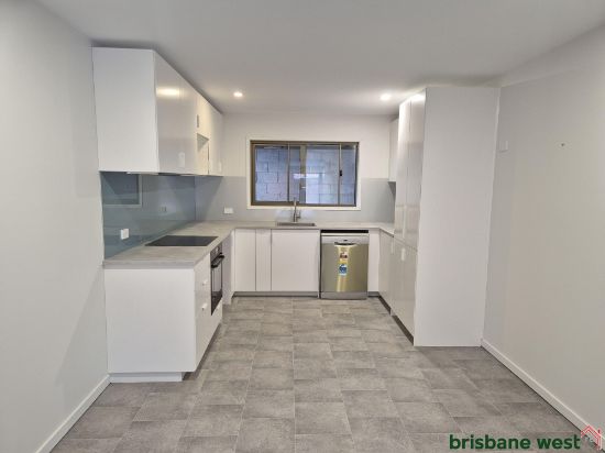 127 Chapel Hill Road, Chapel Hill, Qld 4069