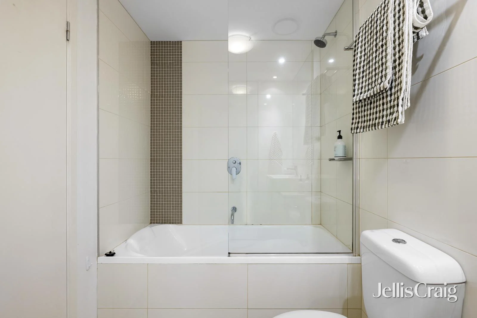 13/2-4 William Street, Murrumbeena, Vic 3163