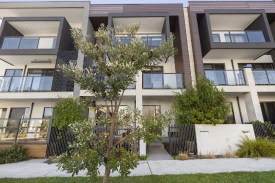 14 Castaway Street, Safety Beach, Vic 3936