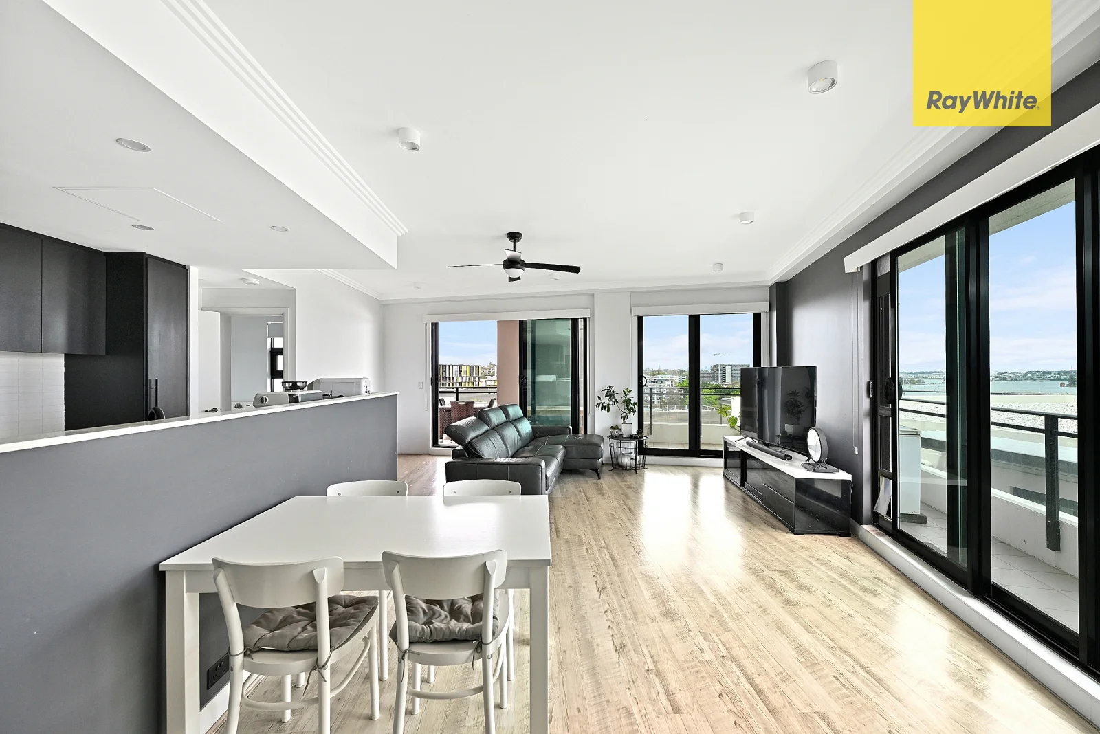 18/11 Bay Dr, Meadowbank, NSW 2114