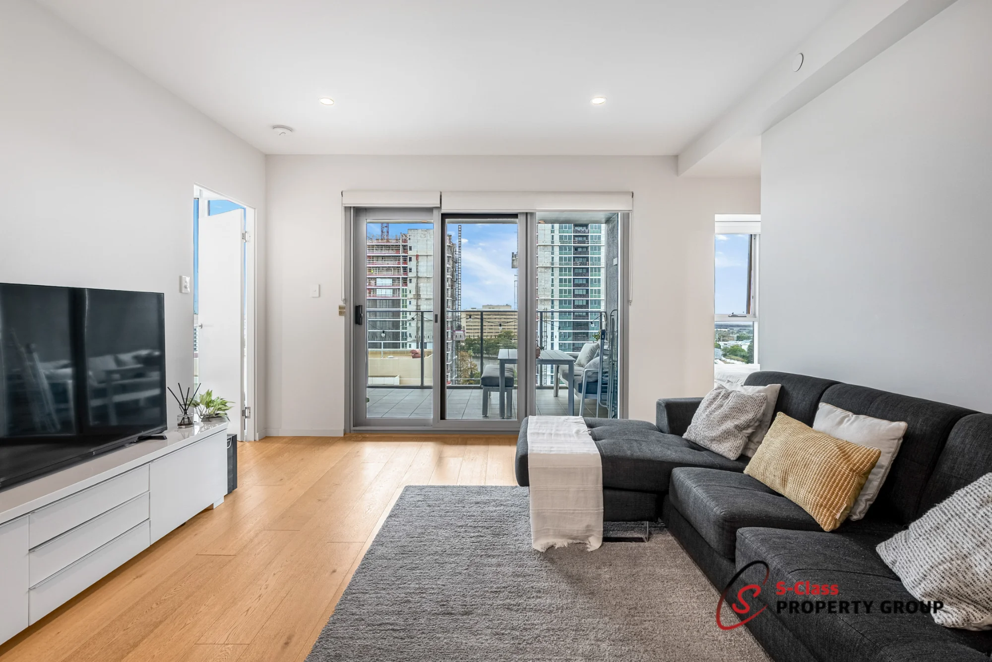 1806/63 Adelaide Terrace, East Perth, WA 6004