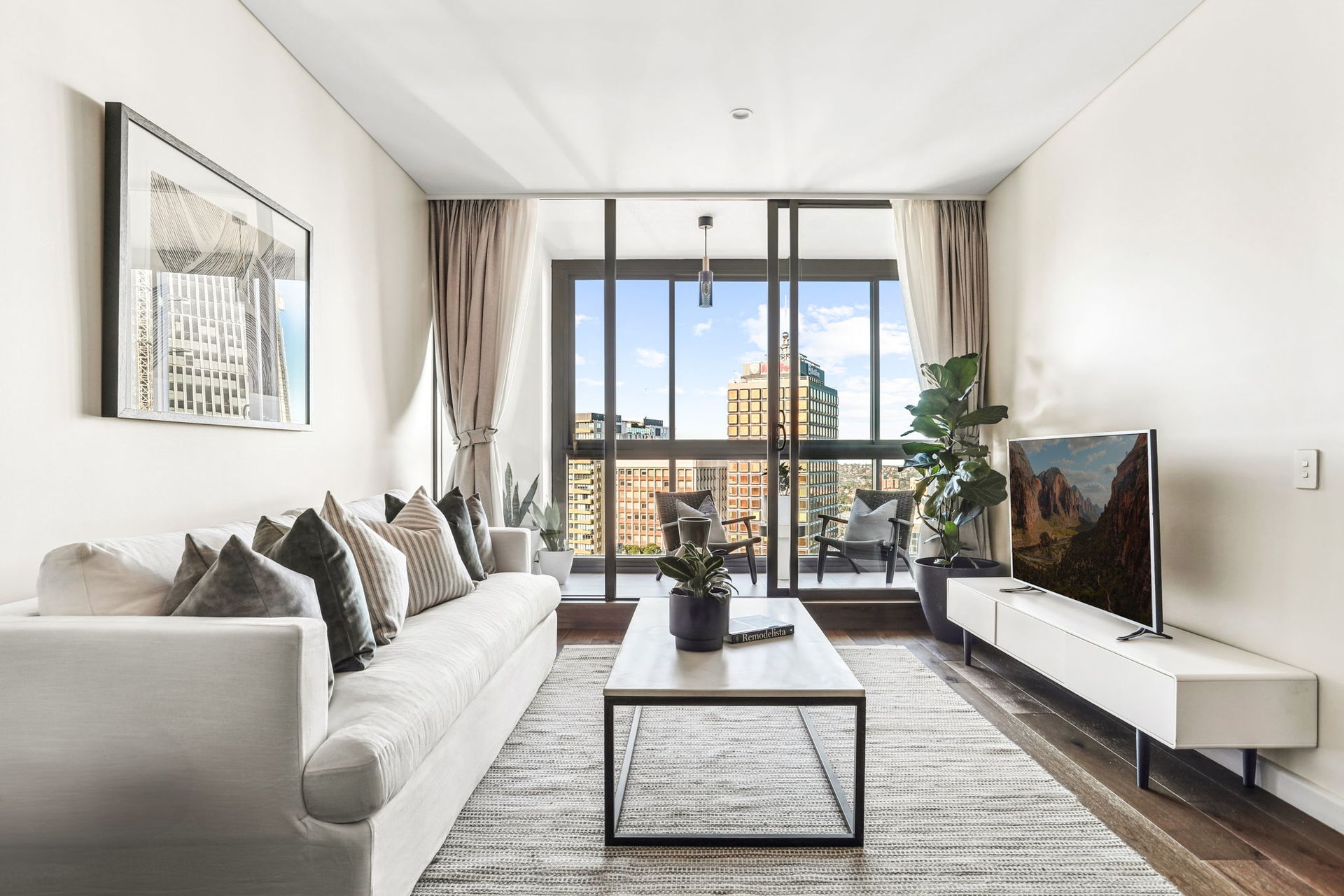 1807/150 Pacific Highway, North Sydney, NSW 2060 1807/150 Pacific Highway, North Sydney, NSW 2060