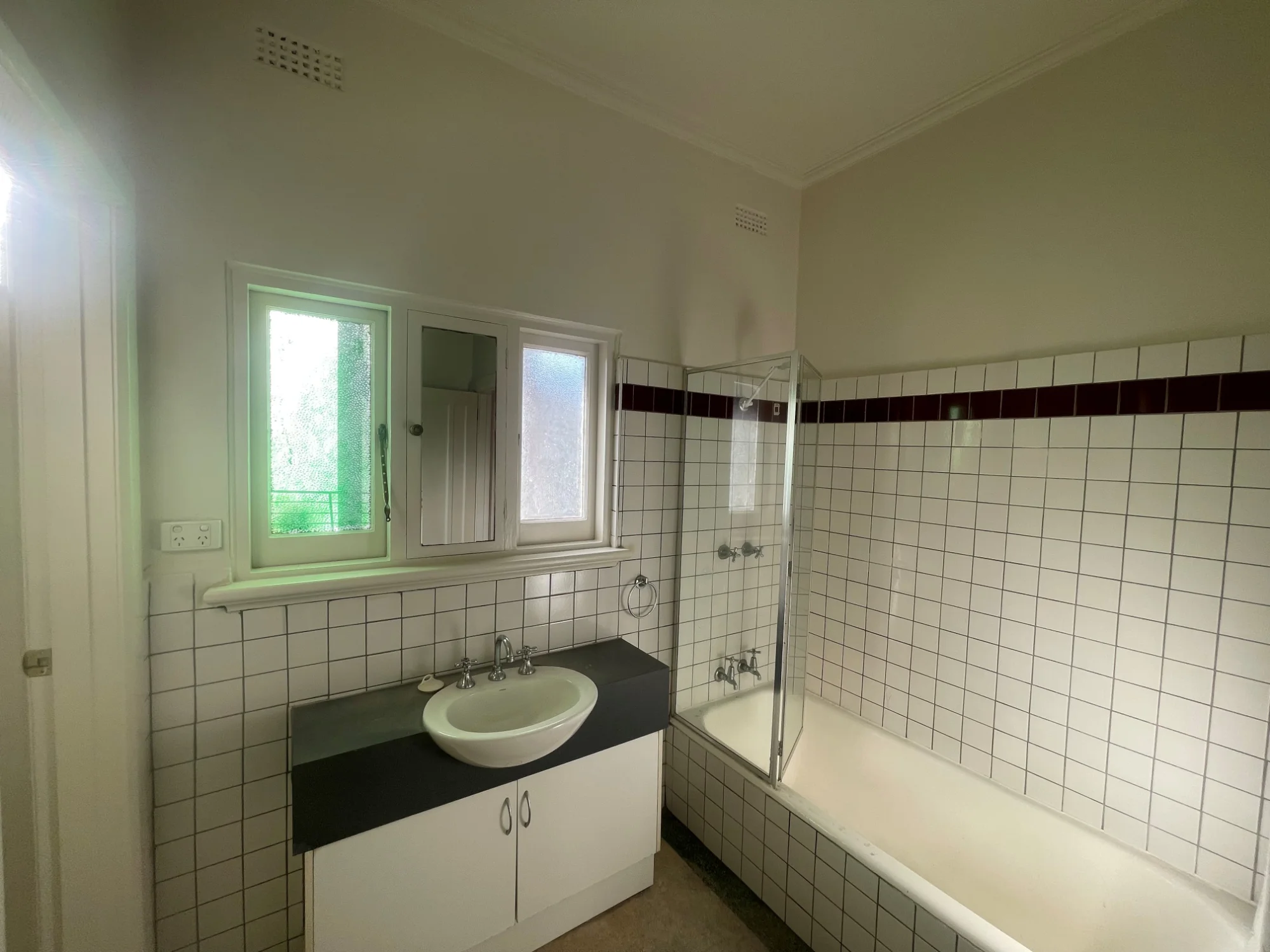 2/145a Brighton Rd, Elwood, Vic 3184