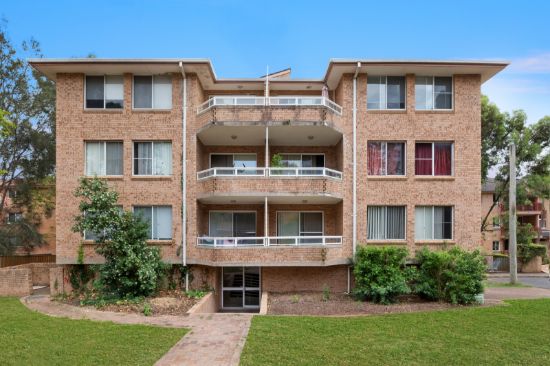 2/2 Moss Place, Westmead, NSW 2145