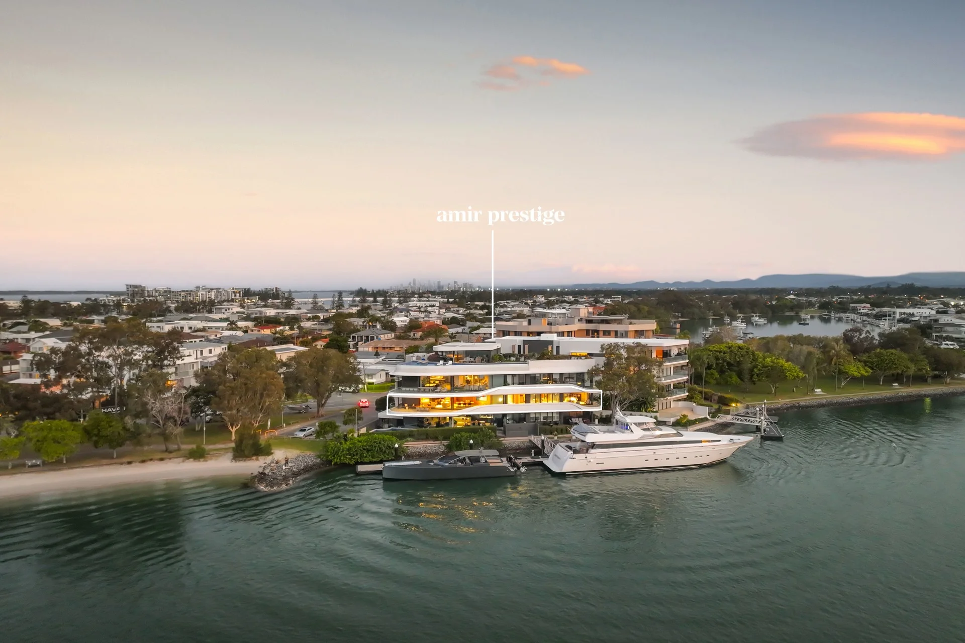 2/2 Paradise Parade, Paradise Point, Qld 4216