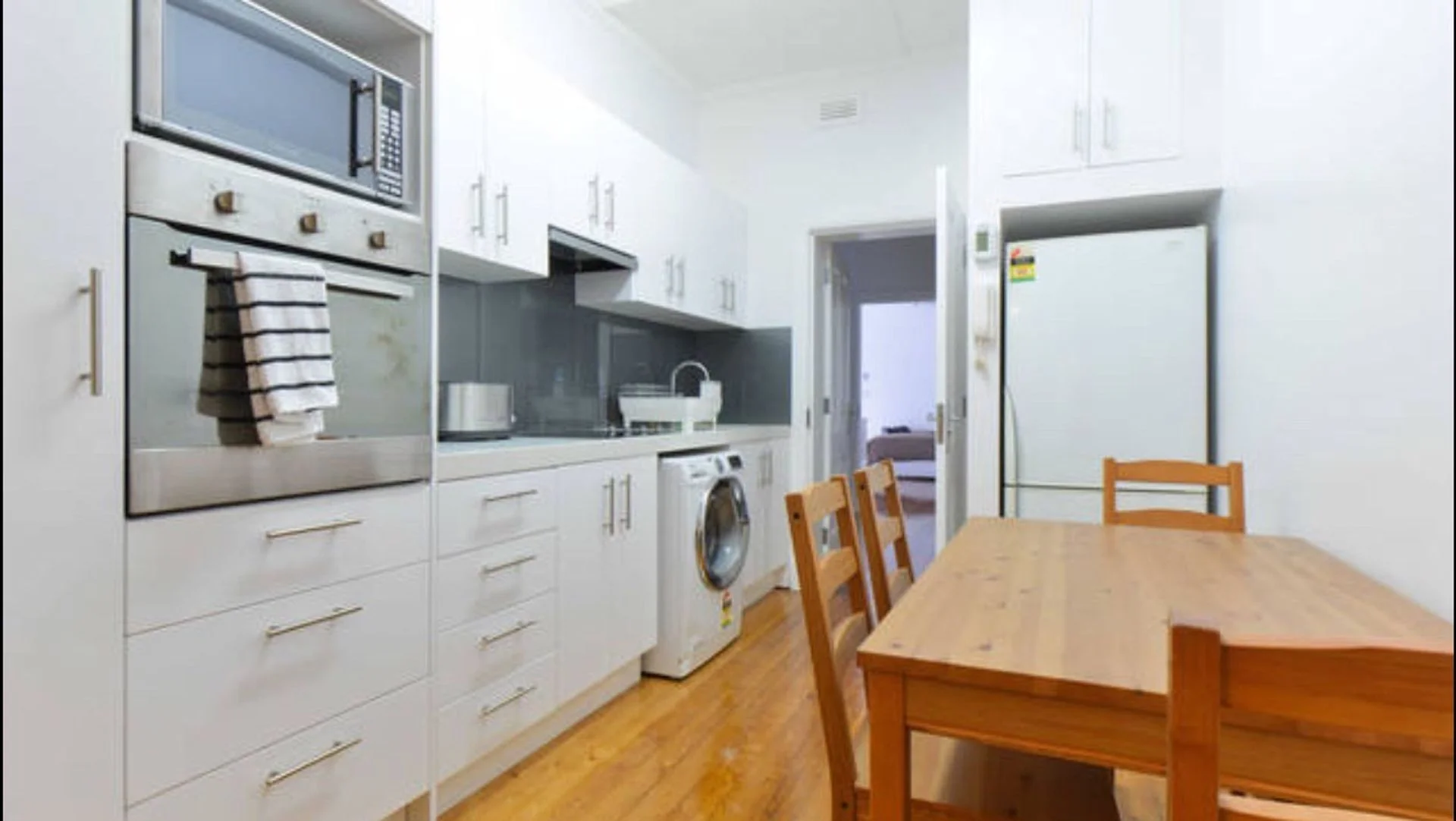 2/23 Marine prd, St Kilda, Vic 3182