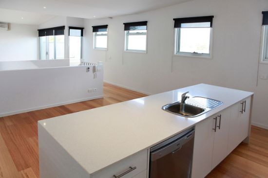 2/74 Patterson Road, Bentleigh, Vic 3204