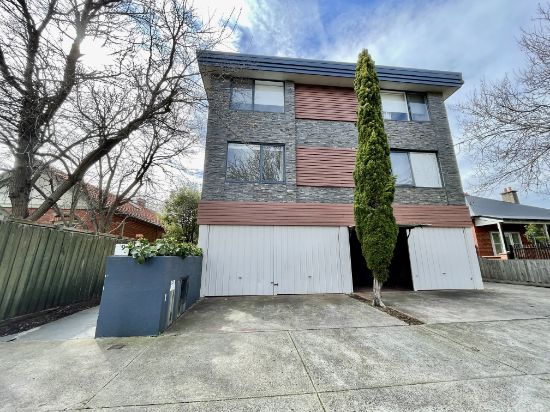 2/9 Wilton Grove, Elwood, Vic 3184
