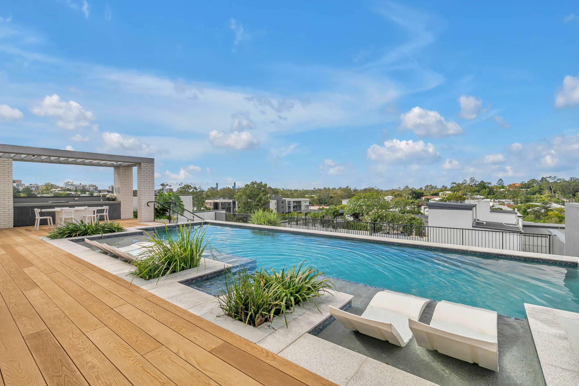 207/186 Clarence Road, Indooroopilly, Qld 4068