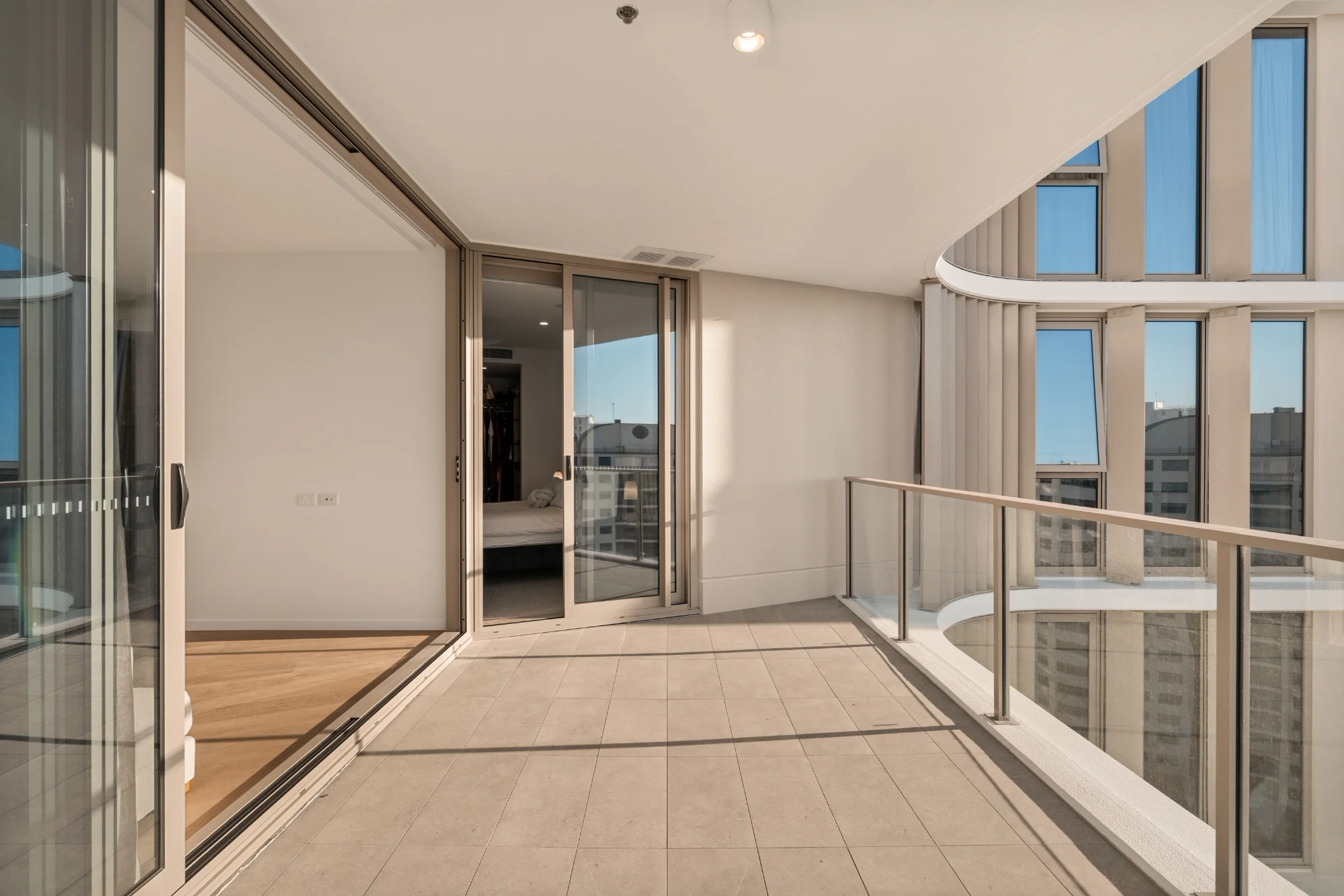 21403/11-23 Cronin Avenue, Main Beach, Qld 4217