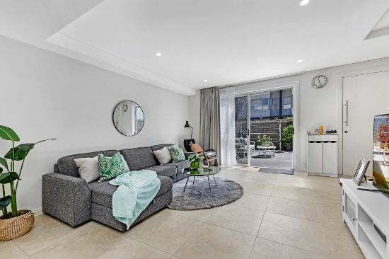 24/7-11 College Crescent, St Ives, NSW 2075