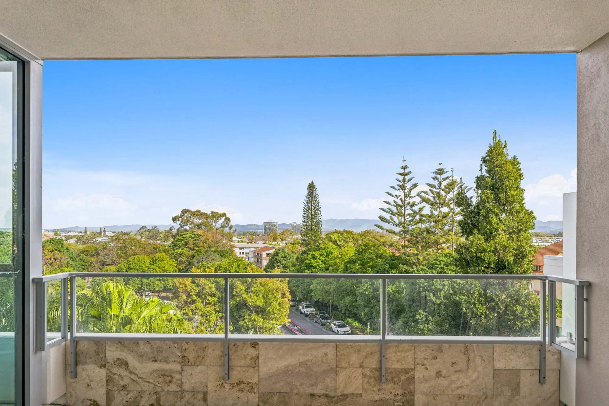2411/33 T E Peters Drive, Broadbeach Waters, Qld 4218