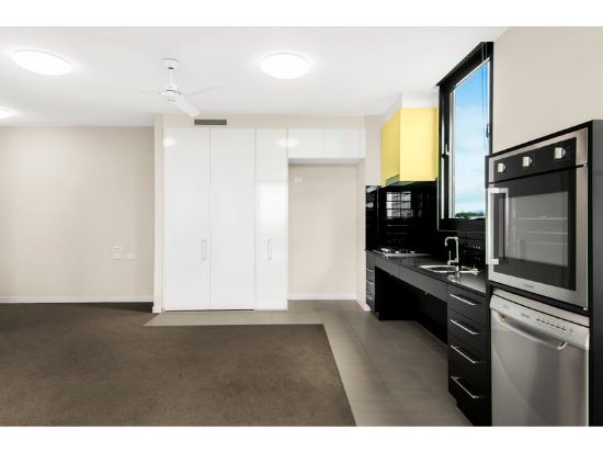 2509/10 Stanley Lane, Southport, Qld 4215