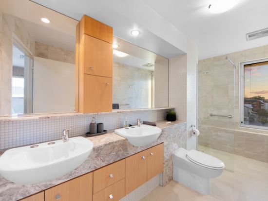 28/1 Henry Lawson Walk, East Perth, WA 6004