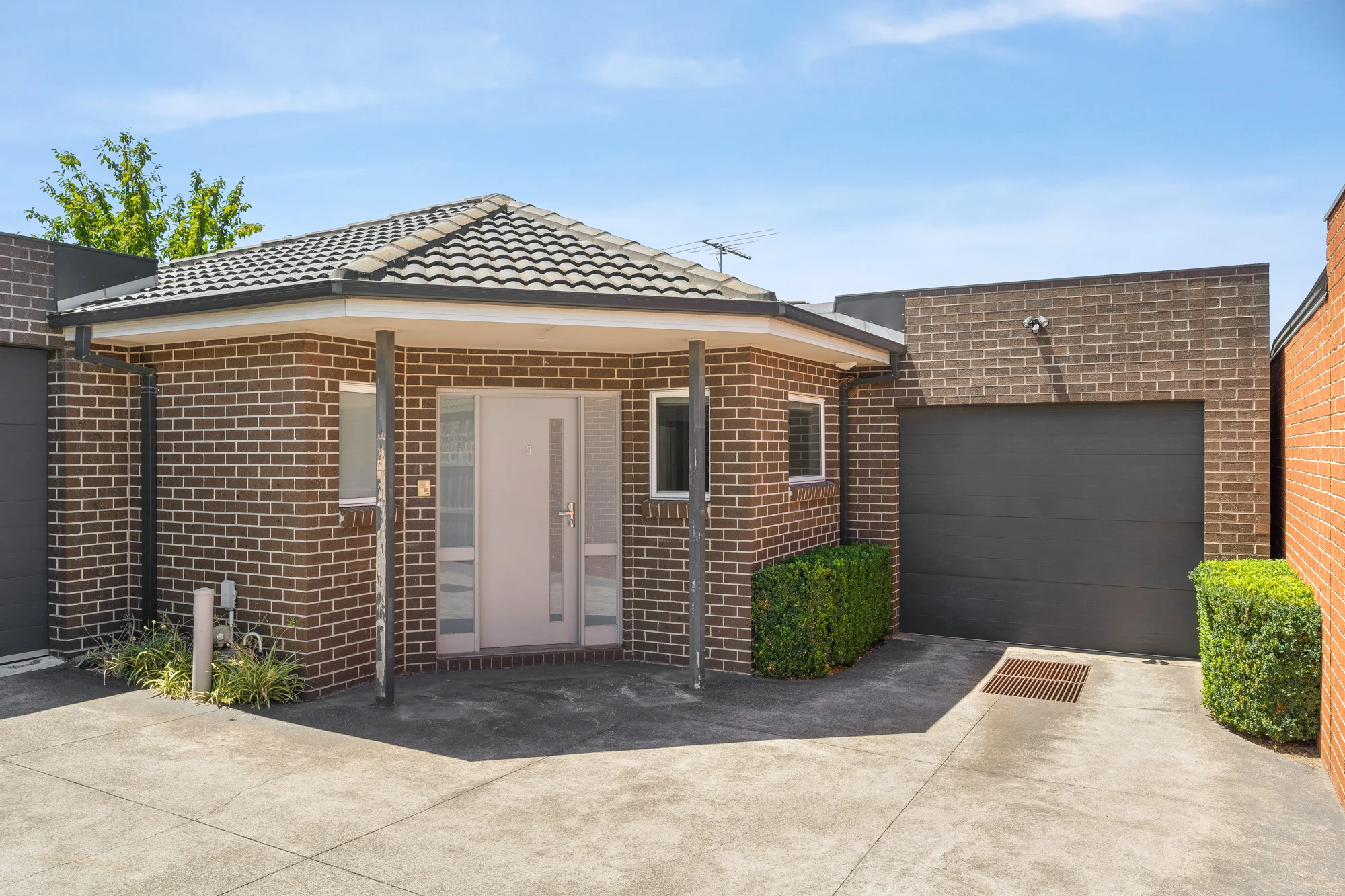 3/12 Arvern Avenue, Avondale Heights, Vic 3034