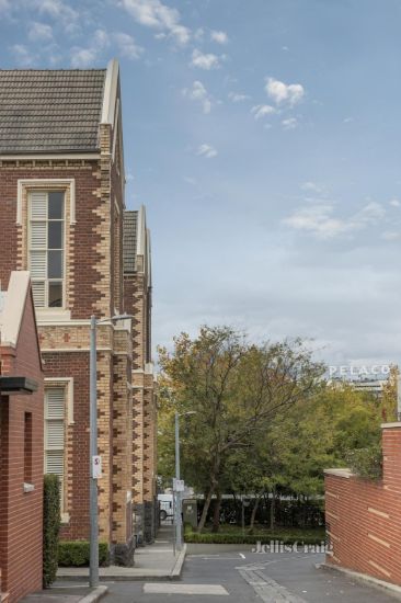 3/6 Webb Lane, East Melbourne, Vic 3002