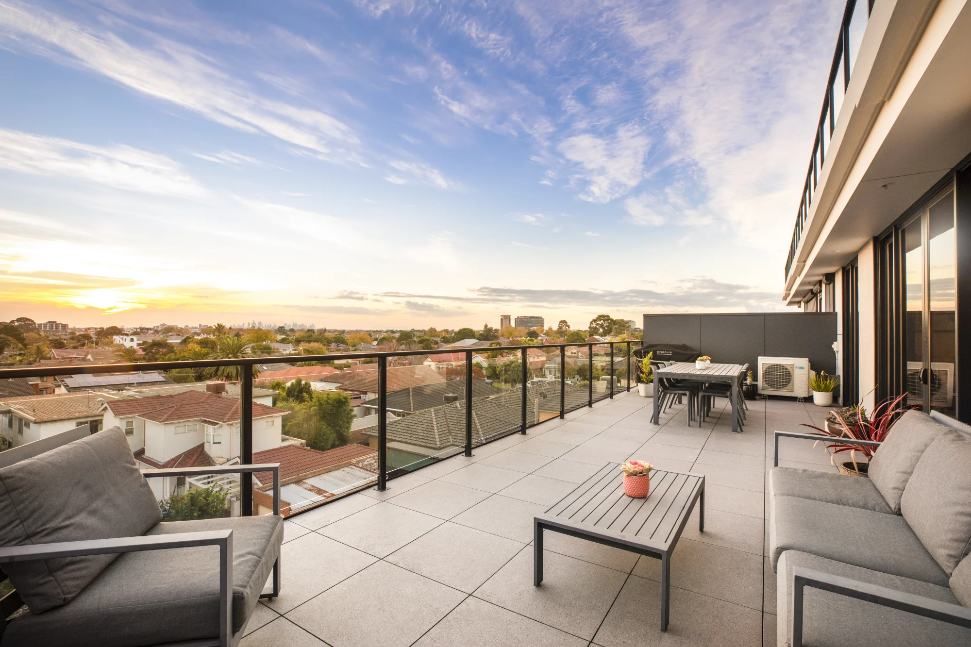 302/28 Swindon Road, Hughesdale, Vic 3166