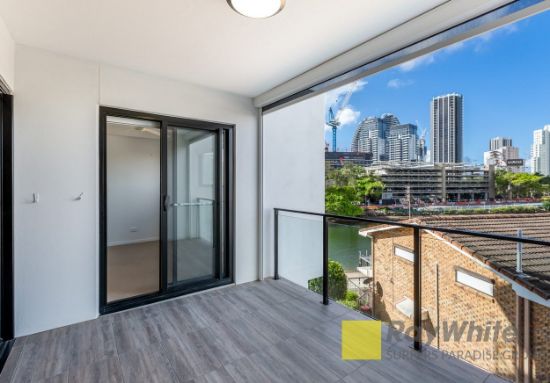 303/9 Hooker Boulevard, Broadbeach Waters, Qld 4218