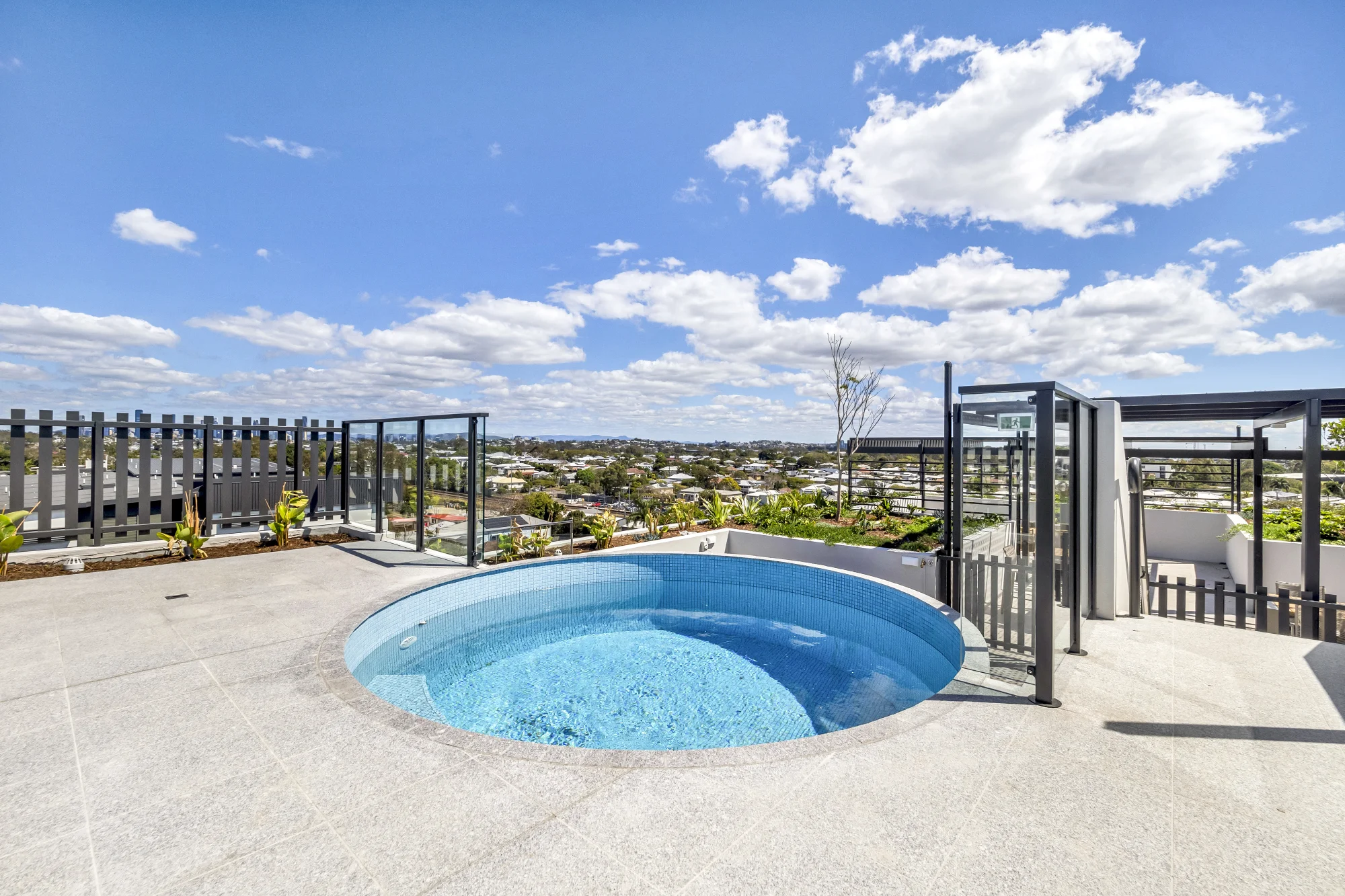 310/2 Andrews Street, Cannon Hill, Qld 4170