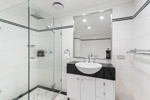 34/1-9 Hughes Avenue, Main Beach, Qld 4217-Image