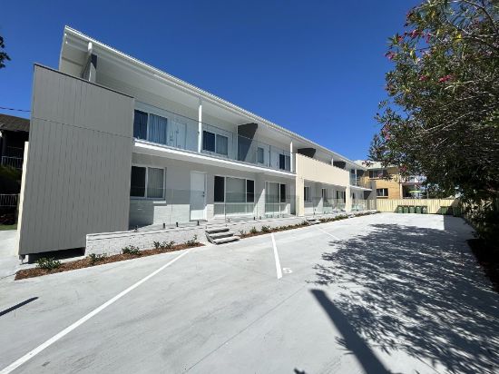 4/14 Leonard Avenue, Surfers Paradise, Qld 4217