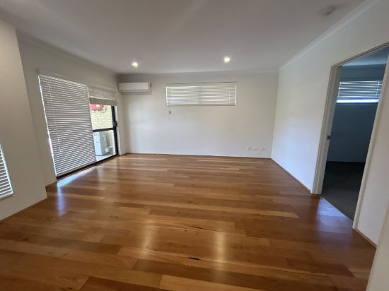 4/16 Pearl Road, Cloverdale, WA 6105