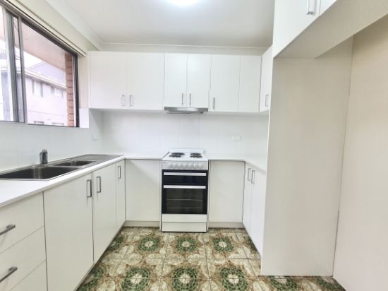 4/4 Olive Street, Liverpool, NSW 2170