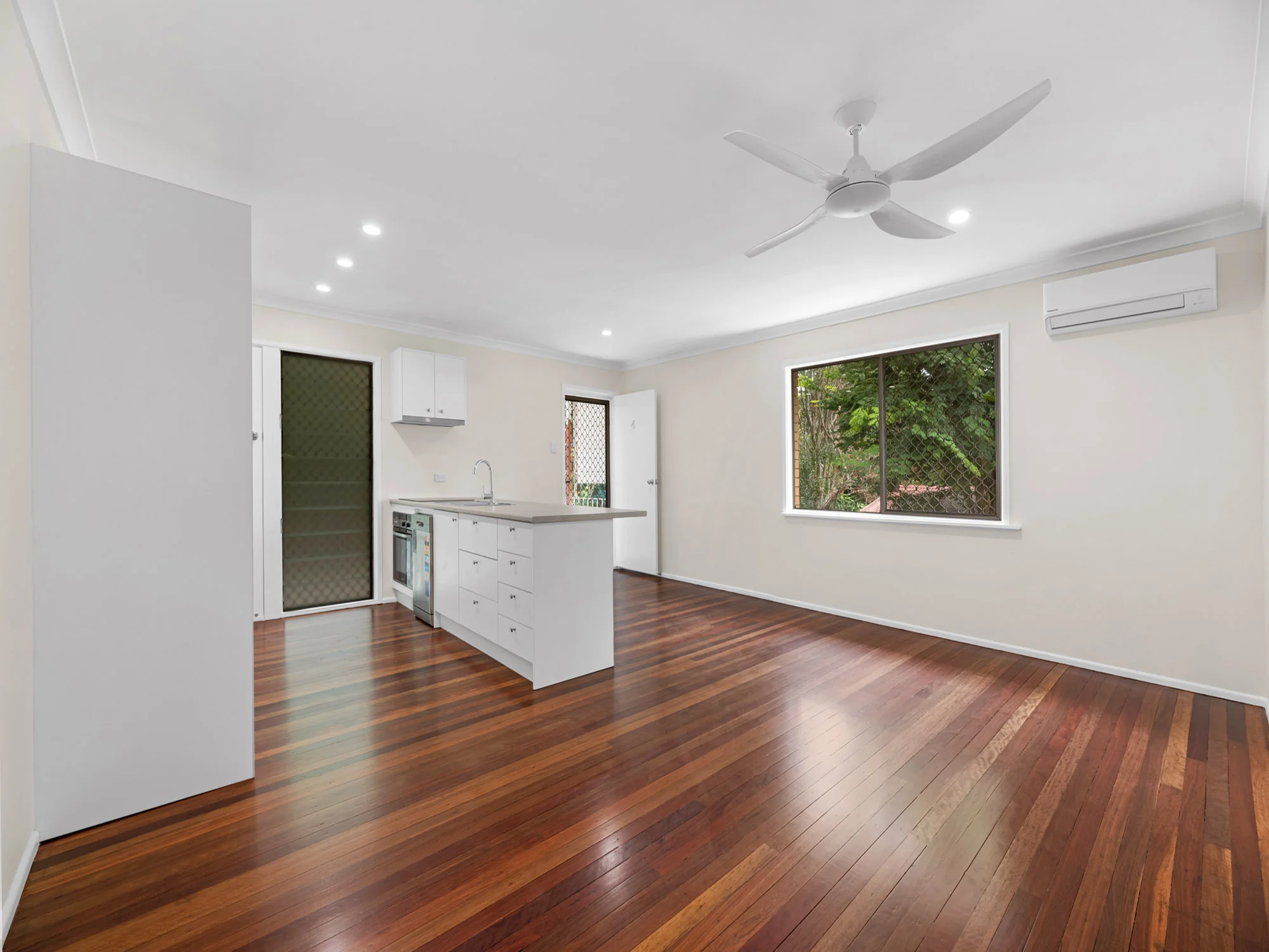 4/49 Seabreeze Road, Manly West, Qld 4179