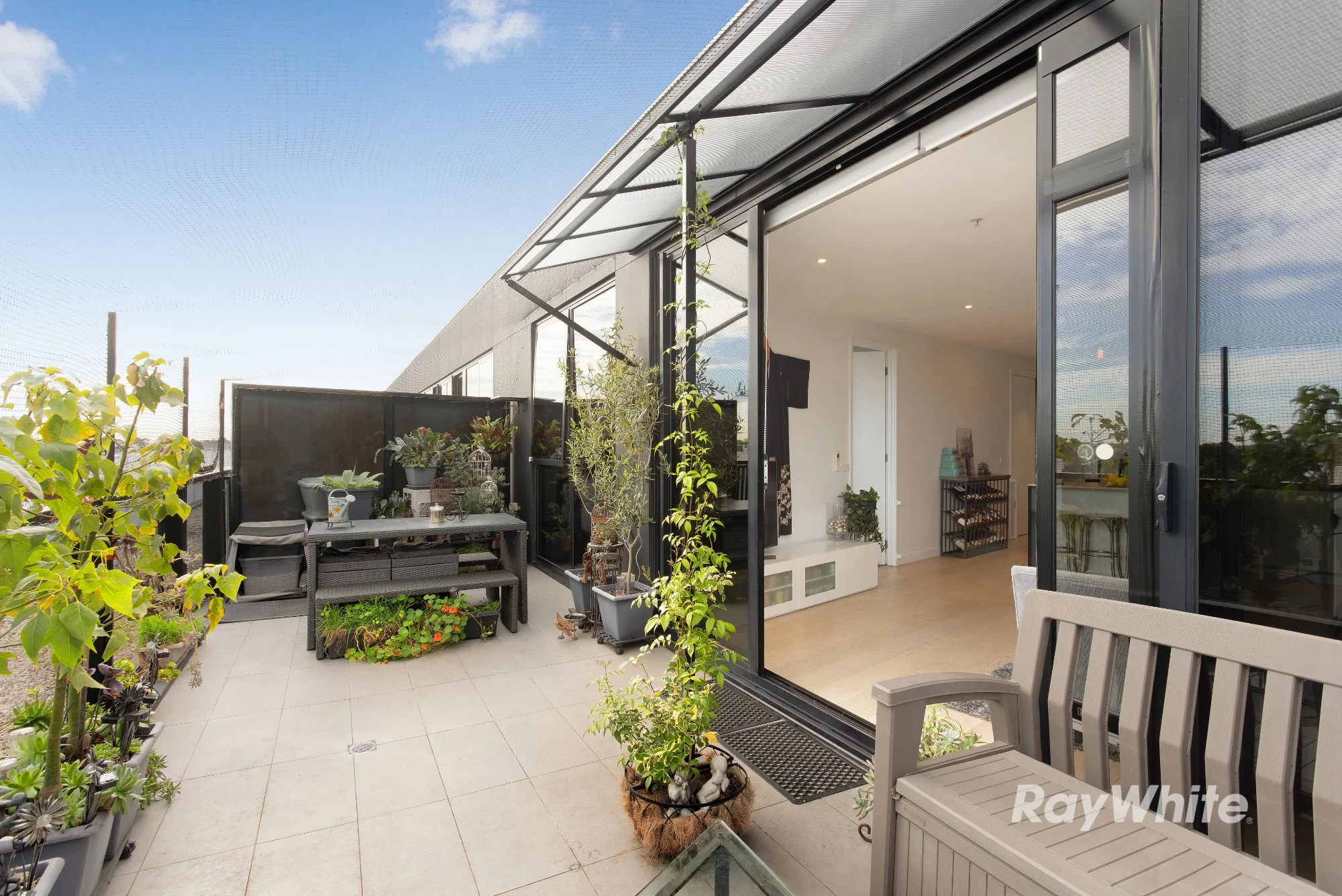 401/276 Neerim Road, Carnegie VIC 3163