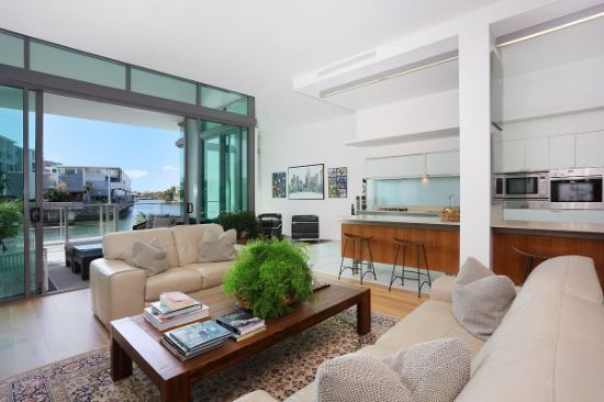 6101 Ephraim Island Parade, Paradise Point, Qld 4216