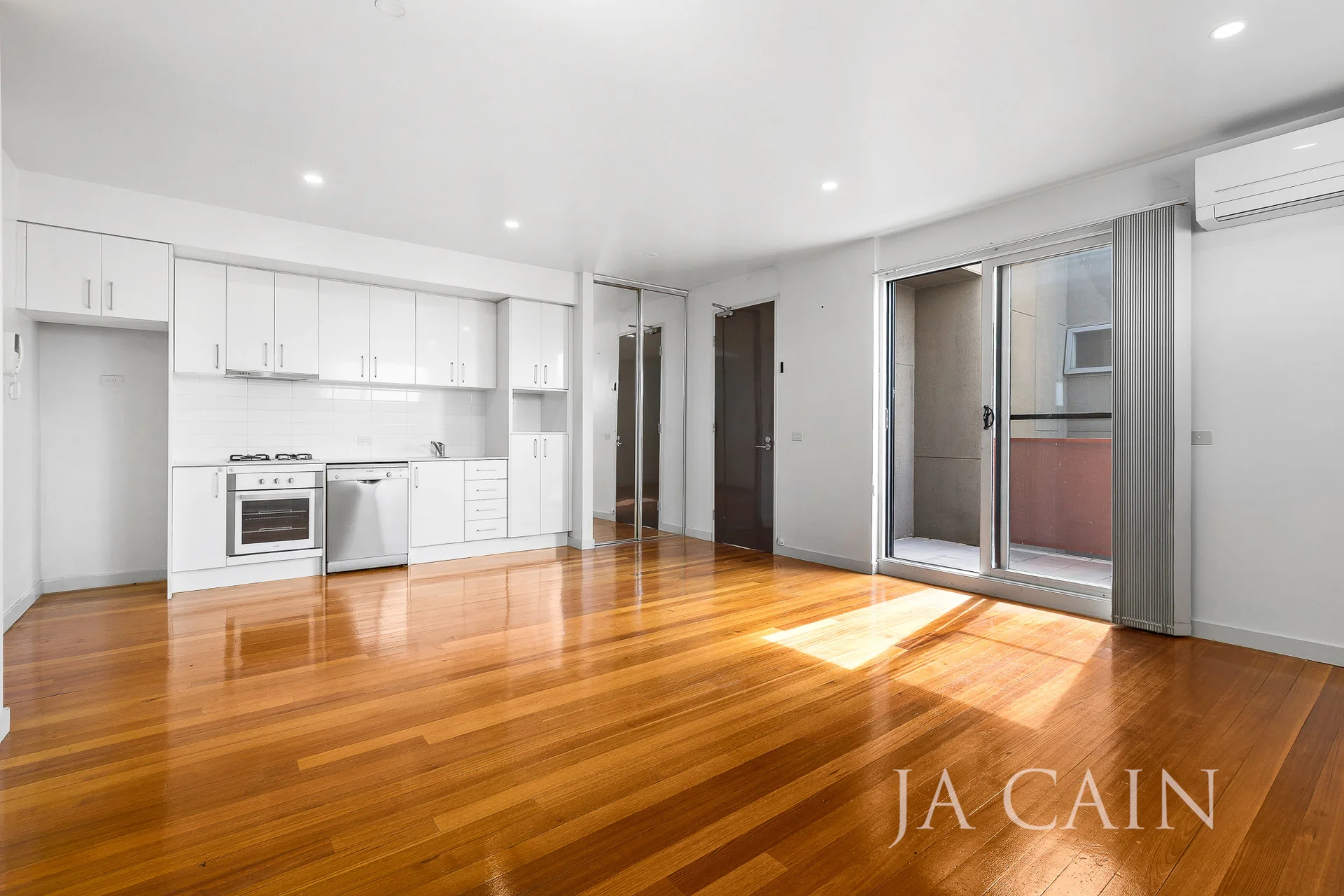 7/1A Royal Avenue, Glen Huntly, Vic 3163