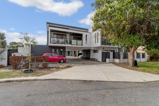 7/4 Endeavour Road, Morley, WA 6062