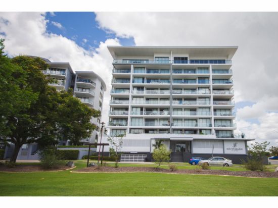 701/2-4 Victoria Parade, Rockhampton City, Qld 4700