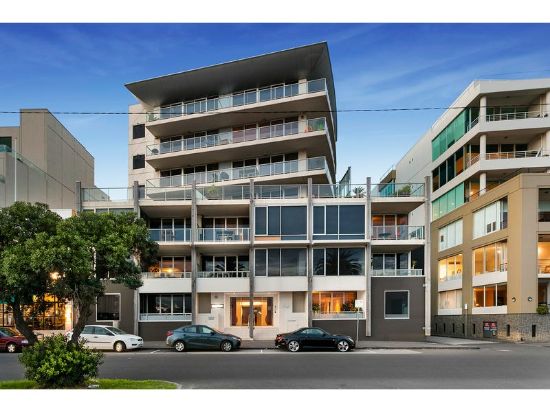 701/65 Beach Street, Port Melbourne, Vic 3207