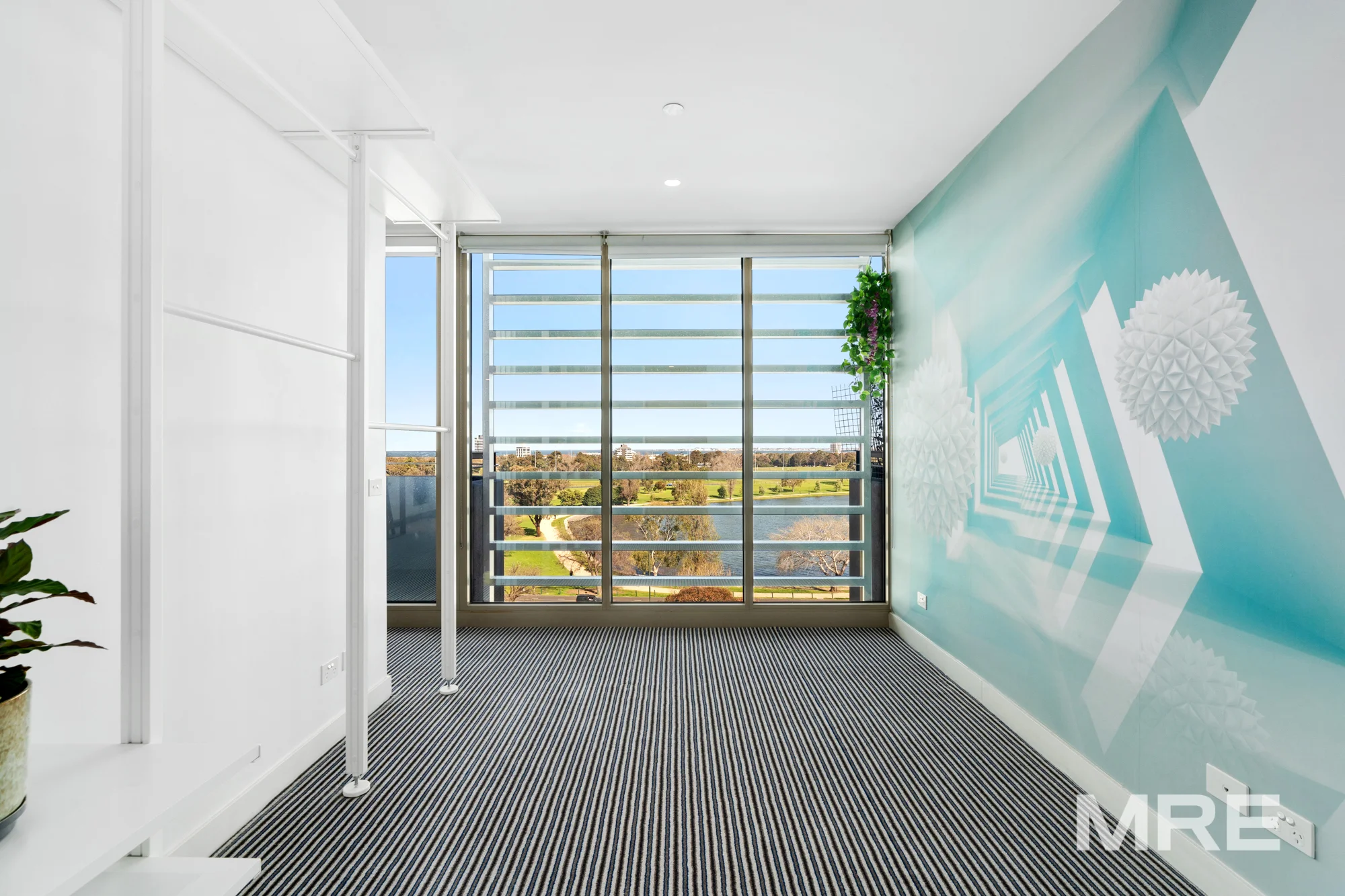 704/74 Queens Road, Melbourne, Vic 3004