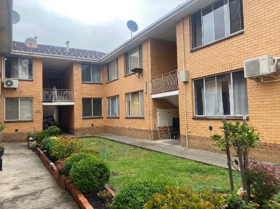 8/18-20 Marsden Crescent, St Albans, Vic 3021