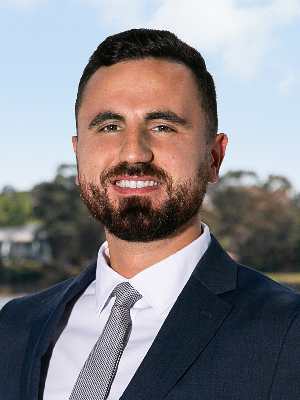 Arthur Syrios Real Estate Agent