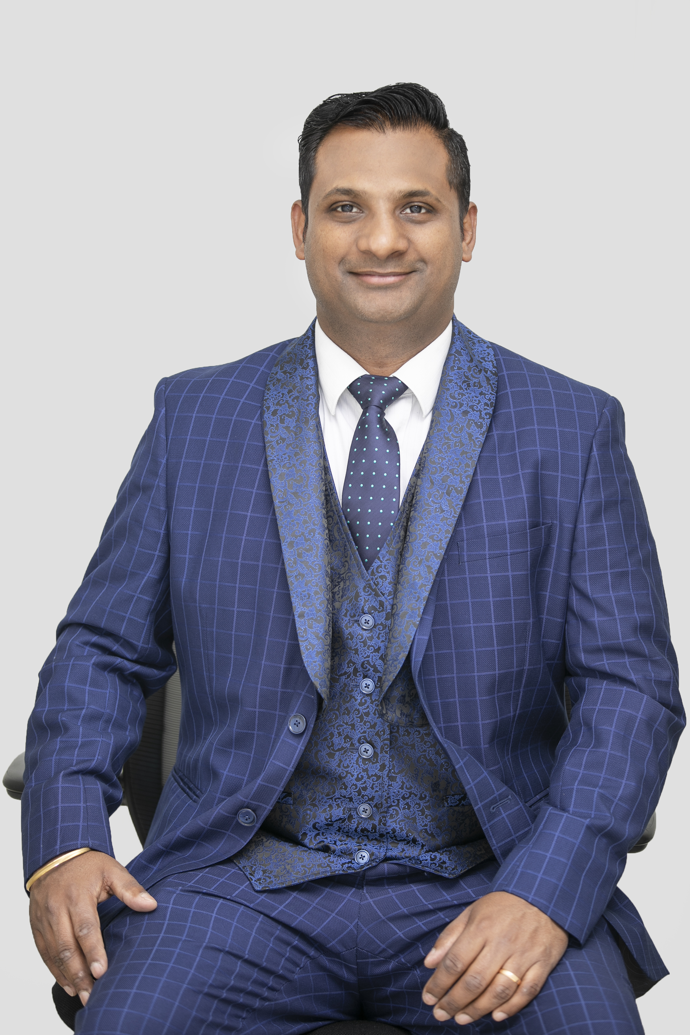 Ash Bansal Real Estate Agent